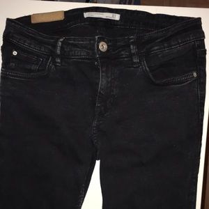 Zara waist jeggings w ripped knee/ ankle details